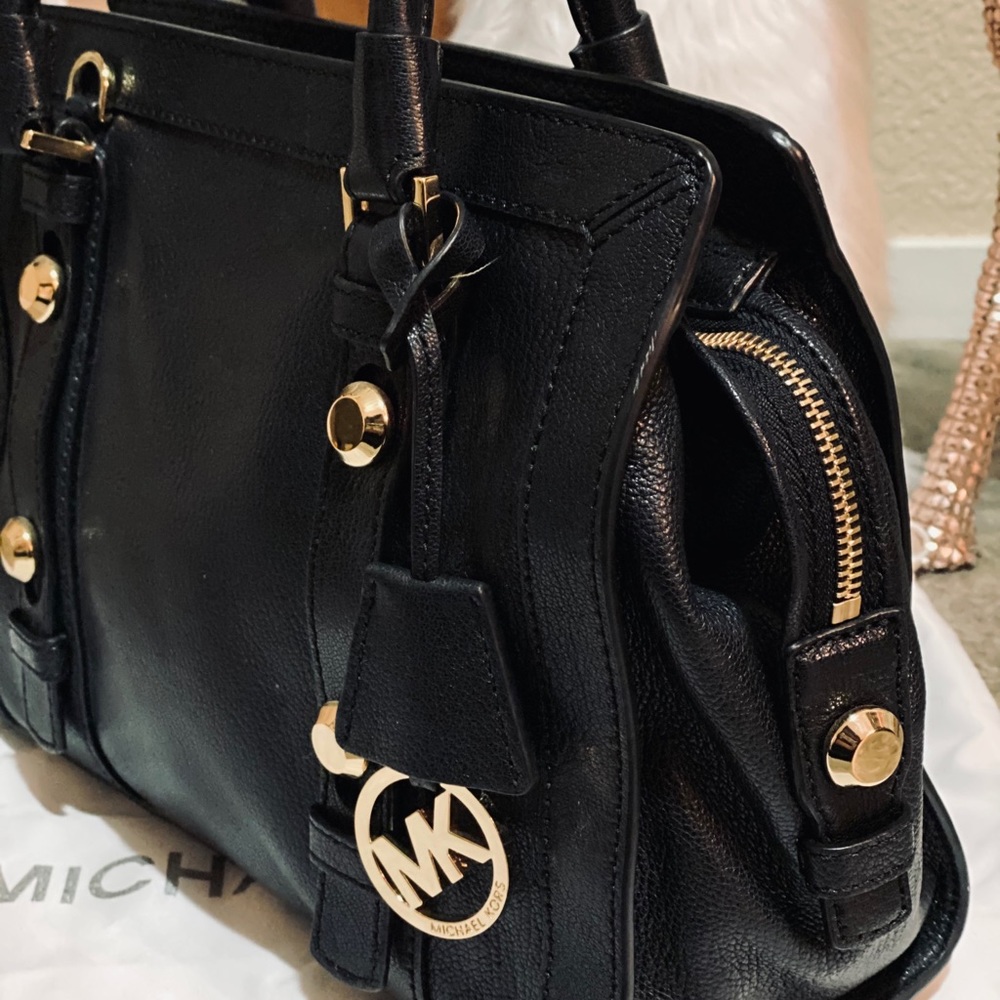 Authentic Michael Kors black leather handbag - Picture 5 of 6